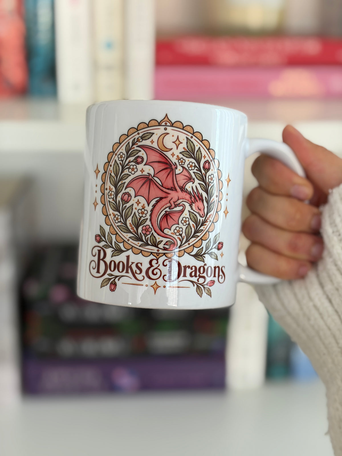 Books & Dragons – Bookish Tasse