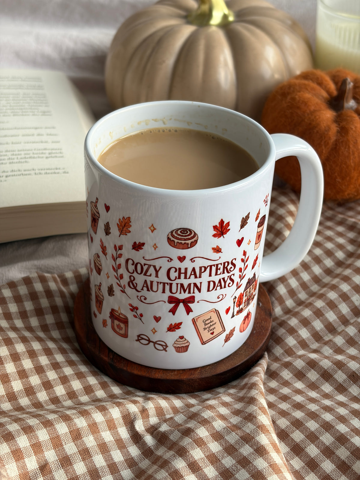 Cozy Chapters & Autumn Days – Bookish Tasse